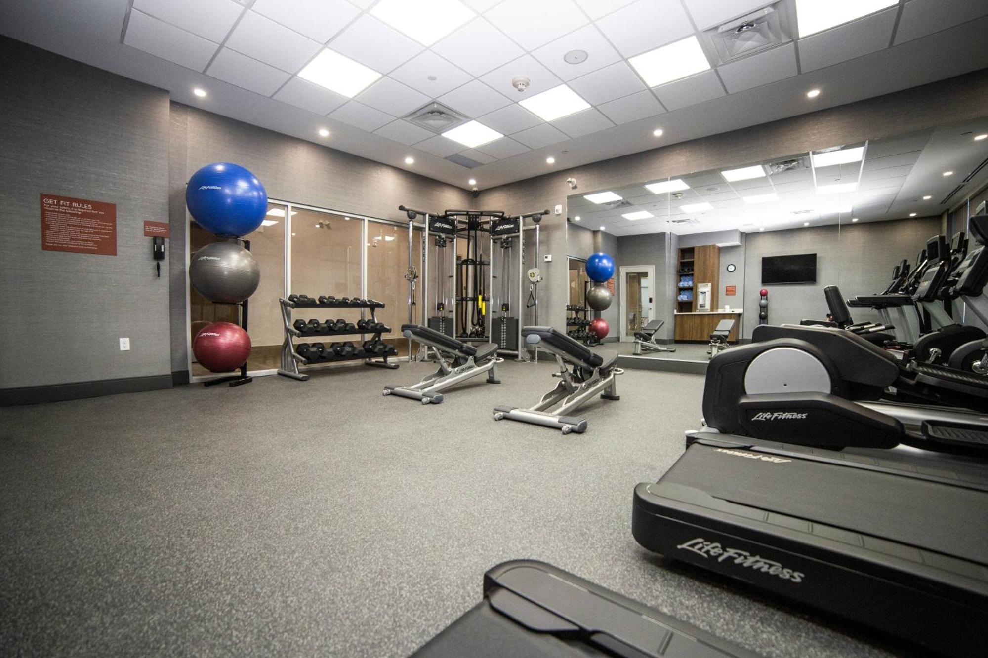 Towneplace Suites By Marriott Brantford And Conference Centre Bagian luar foto