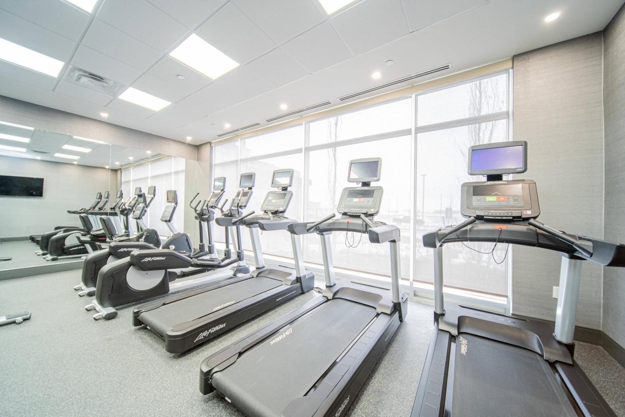 Towneplace Suites By Marriott Brantford And Conference Centre Bagian luar foto