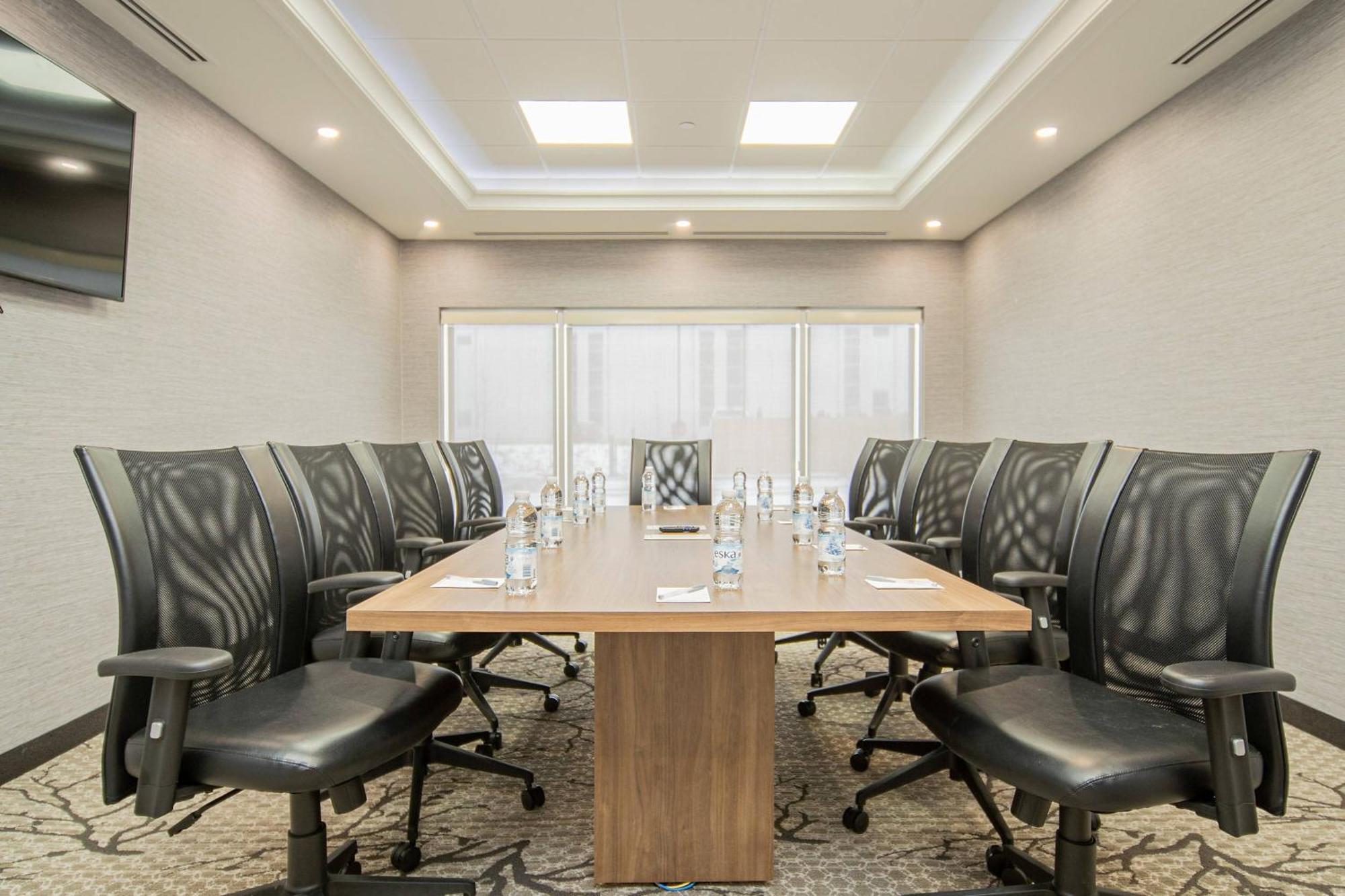 Towneplace Suites By Marriott Brantford And Conference Centre Bagian luar foto