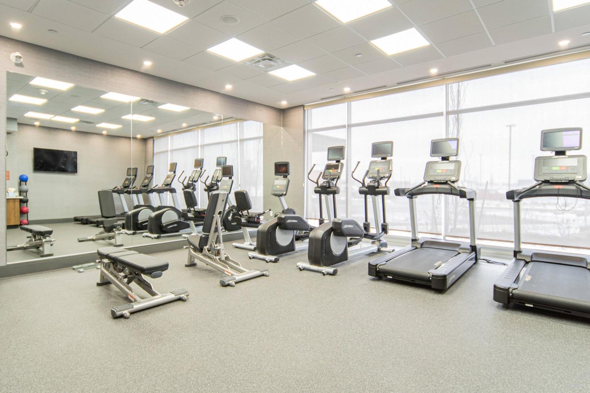 Towneplace Suites By Marriott Brantford And Conference Centre Bagian luar foto