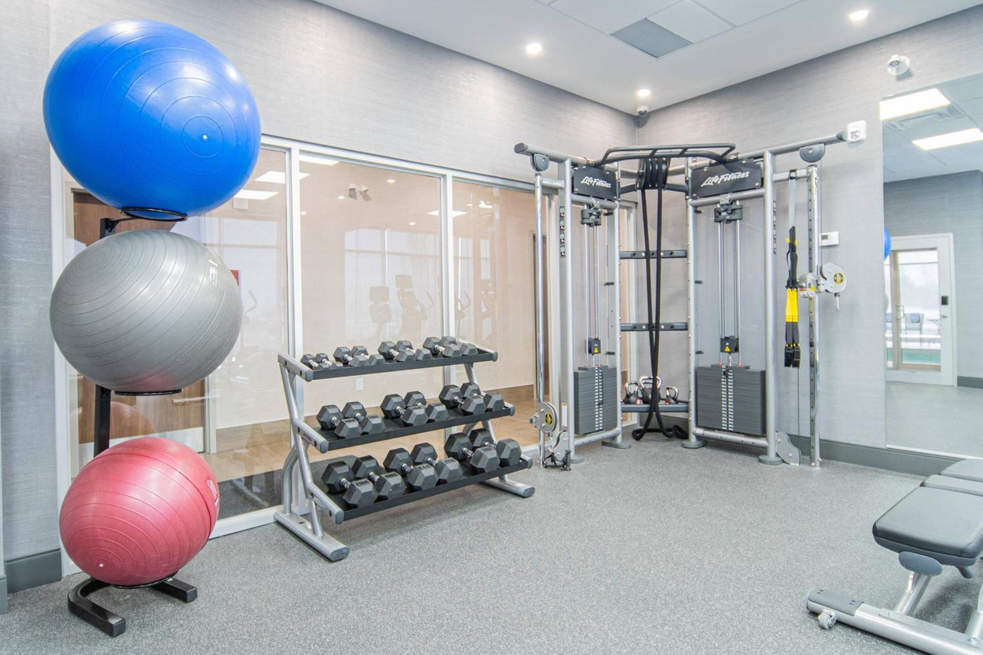 Towneplace Suites By Marriott Brantford And Conference Centre Bagian luar foto